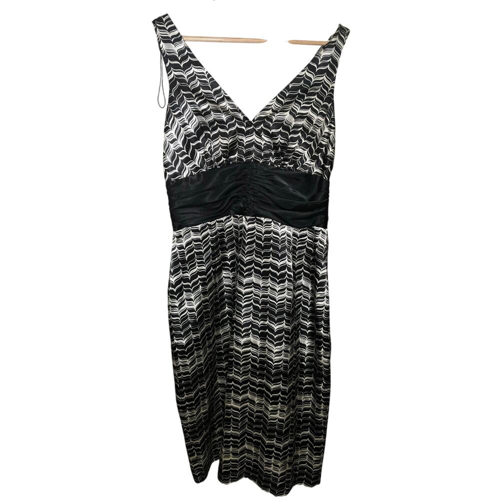 London Times Black And Cream Sheath Party Dress Fully Lined Size 12